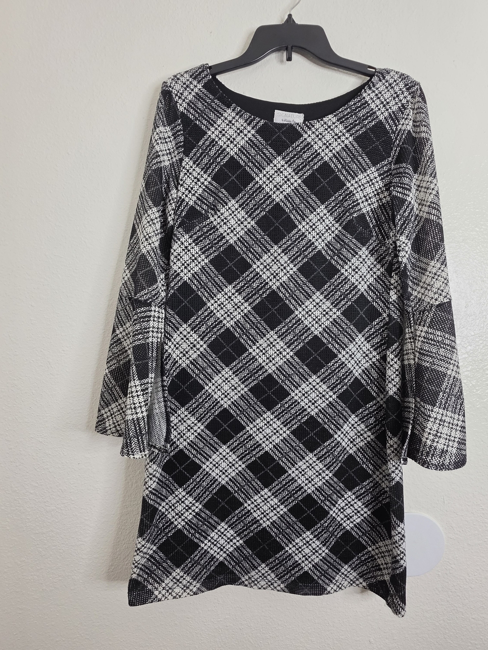 Signature by Robbie Bee M Plaid Shift Dress Black White Split Bell Sleeve Midi
